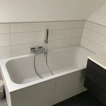 Moderne Und Zentrale Dachgeschosswohnung In Daire Duisburg
