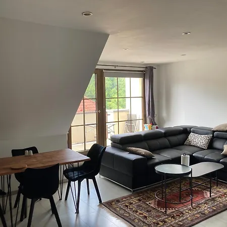 Moderne Und Zentrale Dachgeschosswohnung In Daire *